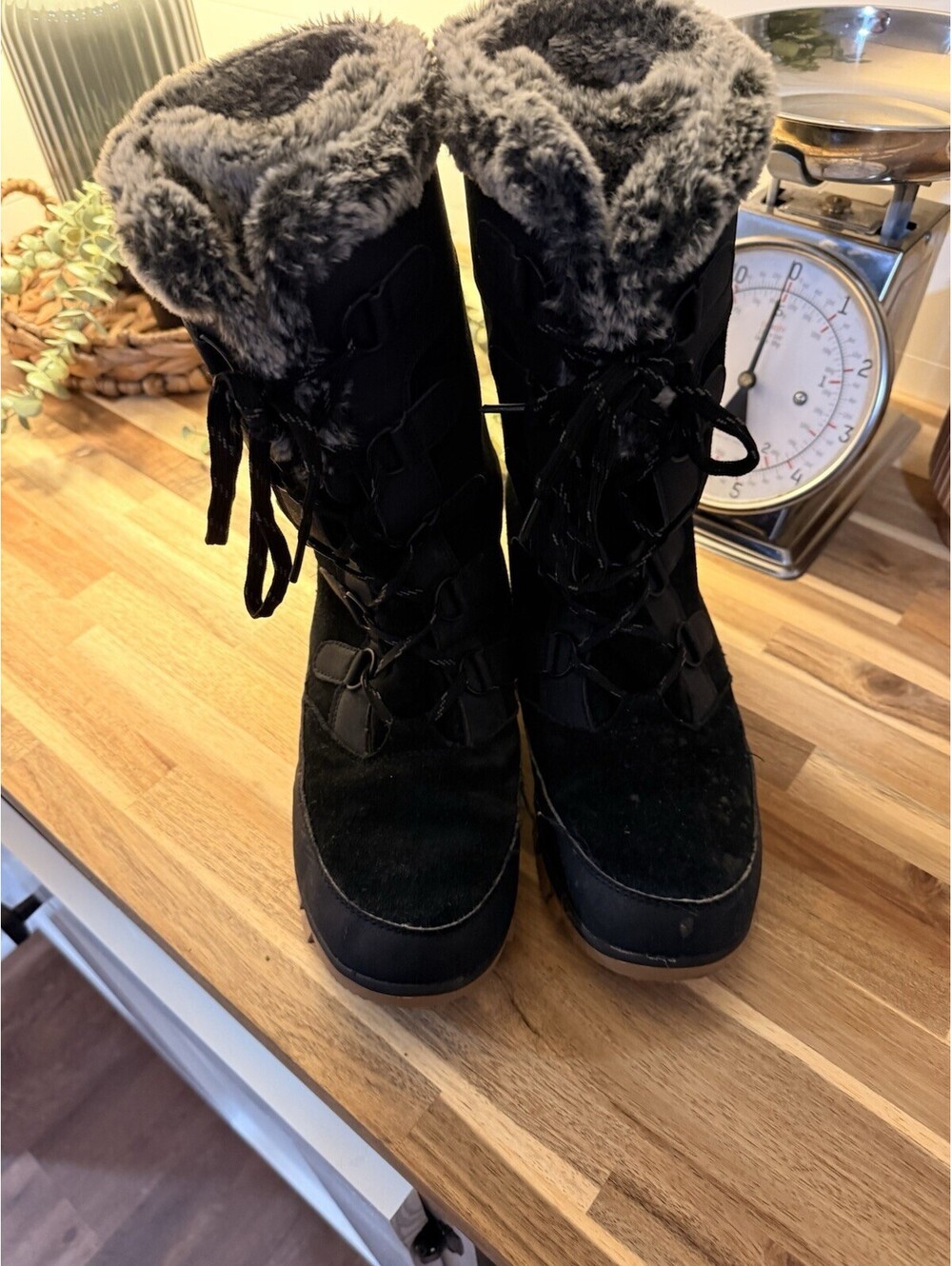 Target Black Leather Faux Fur Lined Lace Up Mid-Calf Snow Boots Women's 10